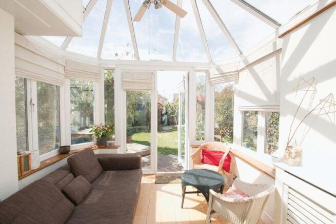 Winden Avenue, Chichester photo 4