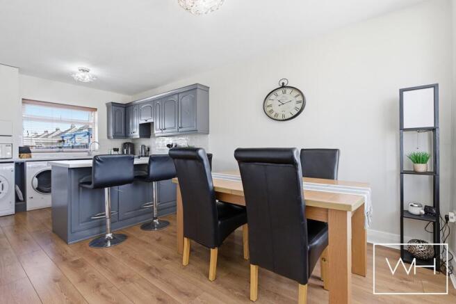 4 bed Semi-Detached for sale Image 6