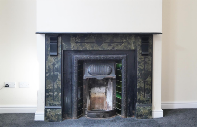 3 bed Terraced for sale Image 11