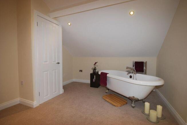 Roll Top Bath ...