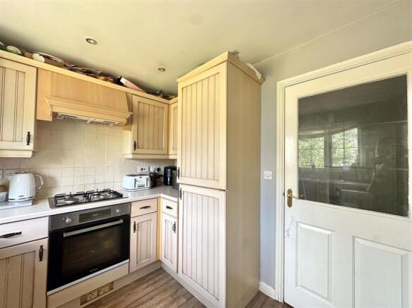 2 bed Detached Bungalow for sale Image 9