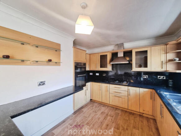 3 bed Semi-Detached for sale Image 6