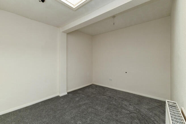 2 bed Flat for sale Image 7