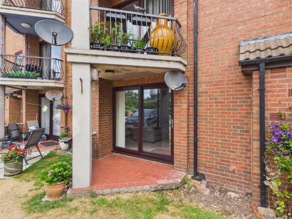1 bed Flat for sale Image 9