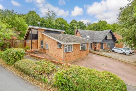 Fernbank Close, Walderslade, Chatham, Kent
