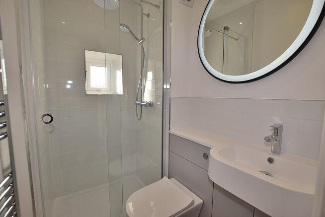 2 bed Terraced to rent Image 8