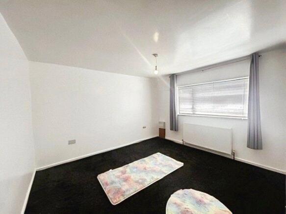 2 bed Flat to rent Image 4
