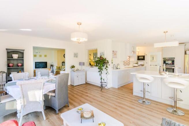 Kitchen/dining