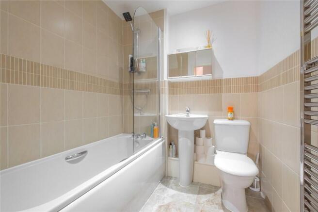 2 bed Apartment for sale Image 4