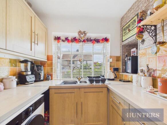 2 bed Flat for sale Image 6