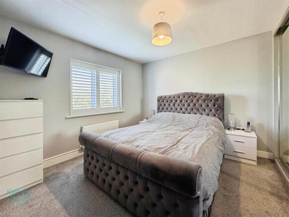 4 bed Detached for sale Image 11
