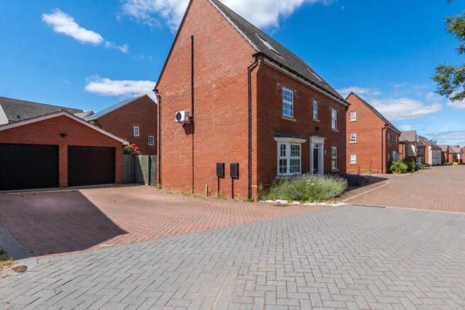 Burgess Avenue, Eaton Leys, Milton Keynes, MK17 photo 4