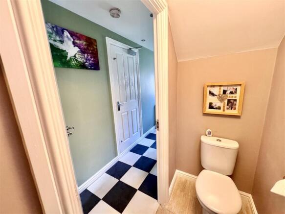 4 bed Semi-Detached for sale Image 9