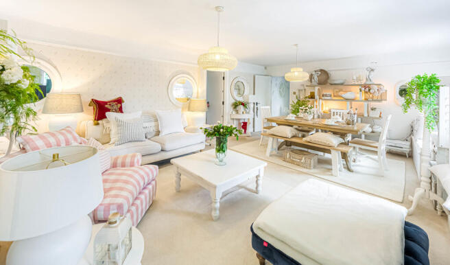 Sitting room to d...