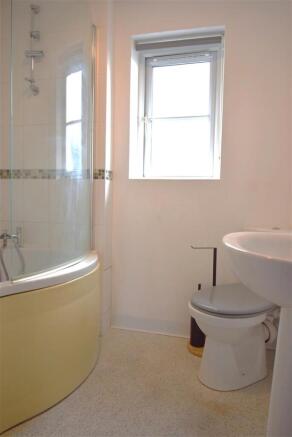 Bathroom.JPG