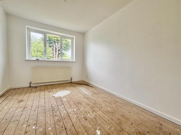 3 bed Semi-Detached for sale Image 12