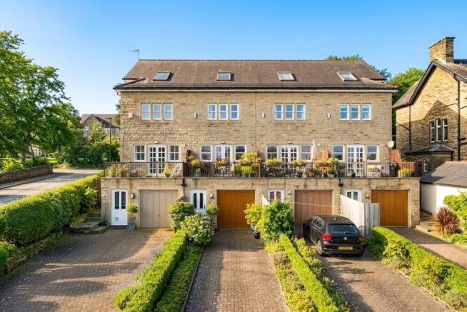 4 bed Terraced for sale Image 3