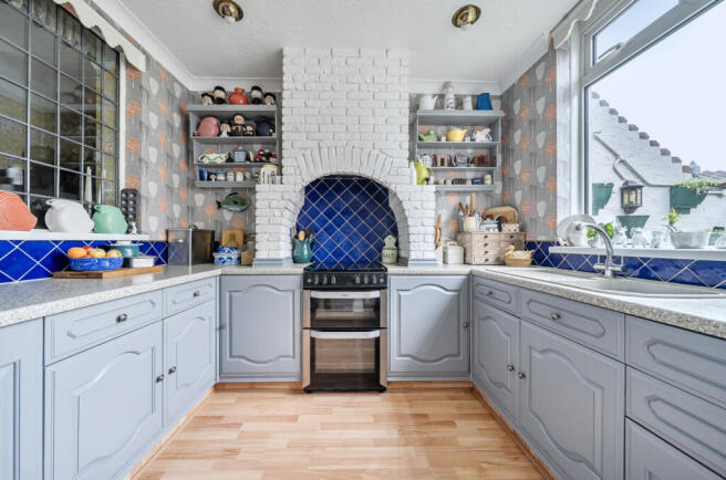 1403287-11-6970d6...