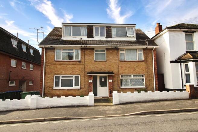 1-bed flat on Bullar Road, Florence Court Bullar Road, SO18, £140,000