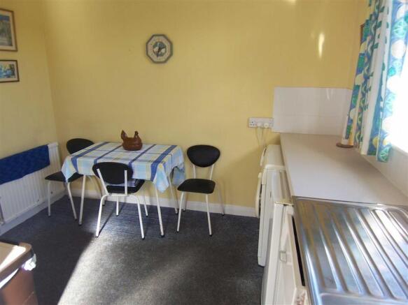 Kitchen: