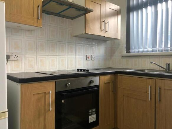 2 bed Terraced to rent Image 4