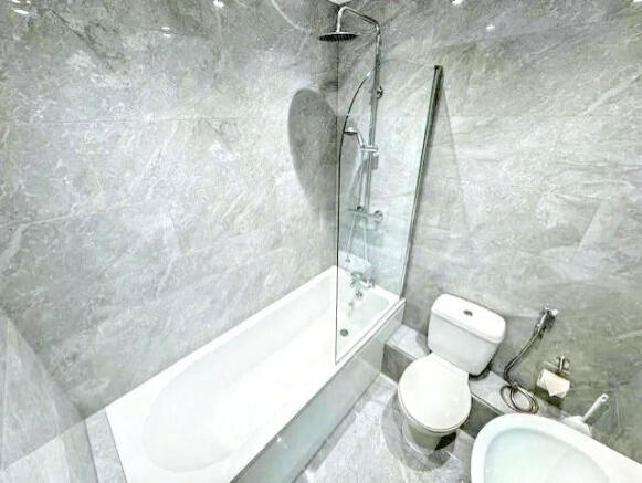 2 bed Apartment for sale Image 8
