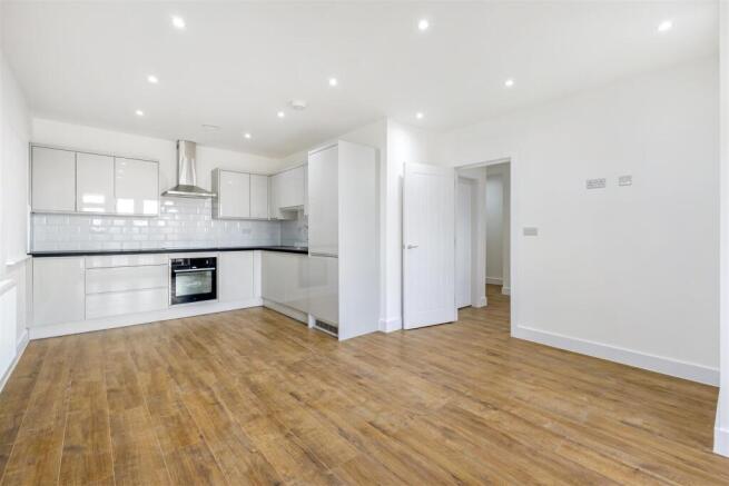 114533_Flat 4 8 Coulsdon Road (5).jpg