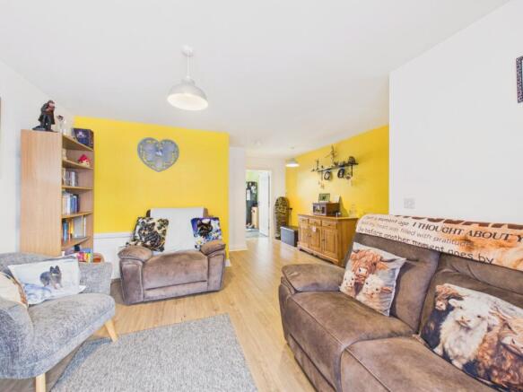 3 bed Semi-Detached for sale Image 5
