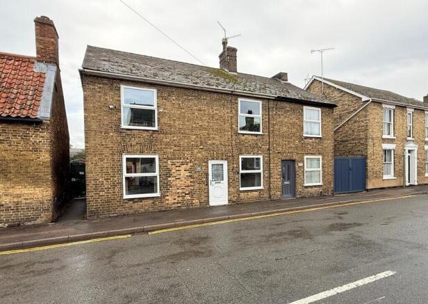 3-bed semi-detached on High Street, Chatteris, Cambs., PE16 6NP, £220,000
