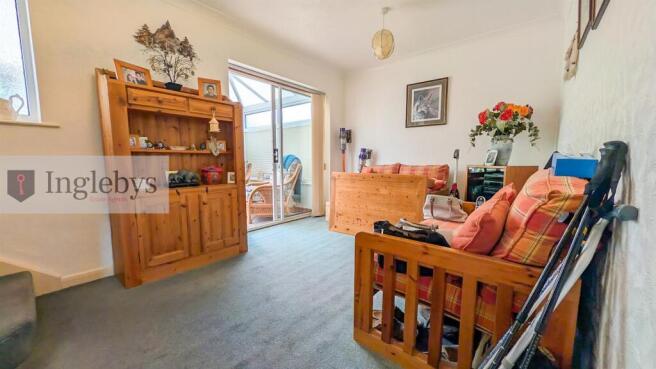 3 bed Semi-Detached for sale Image 8