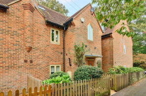 4, Cuthbert Row, Pathfields, Haslemere GU27 2BY