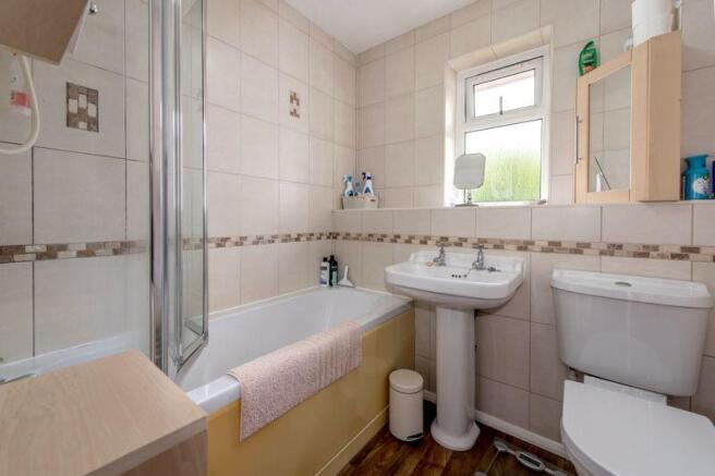 Bath/shower room