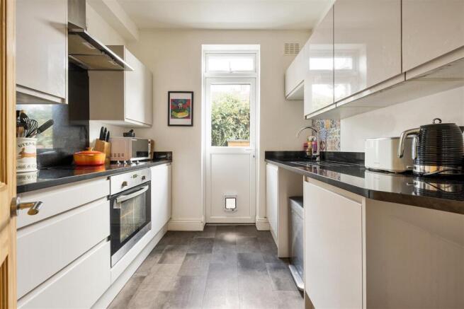 Clementina Road, E10