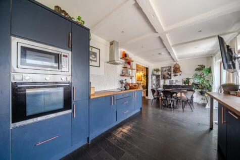 Harding Road, Epsom, Surrey, KT18