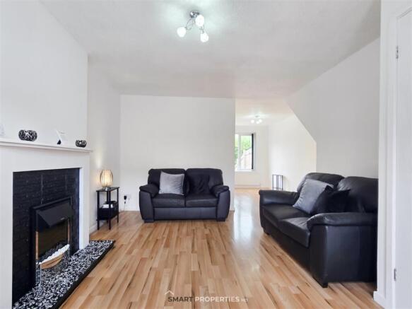 3 bed House for sale Image 4