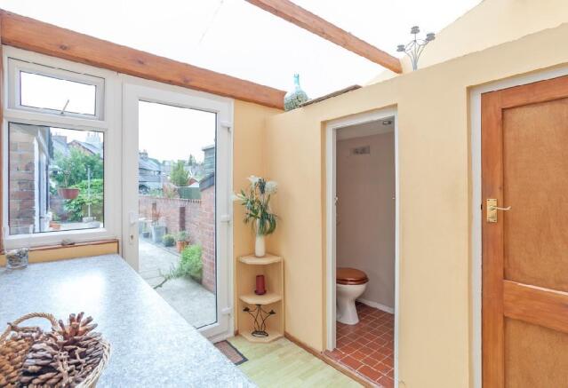 Utility Room 1 with 
