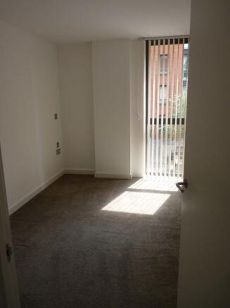 2 bed Apartment to rent Image 8