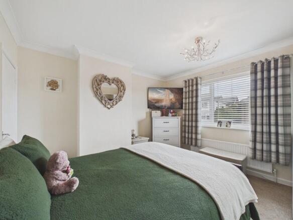 4 bed Semi-Detached for sale Image 6