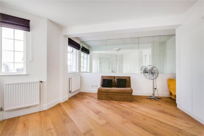 Studio Room