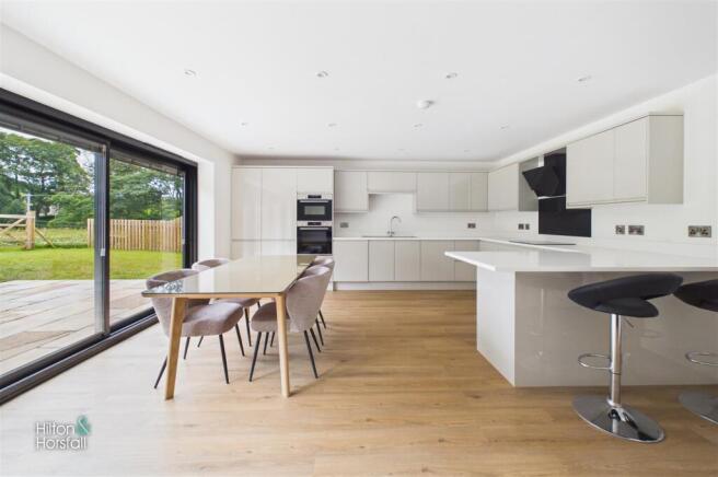 3 bed Detached for sale Image 5