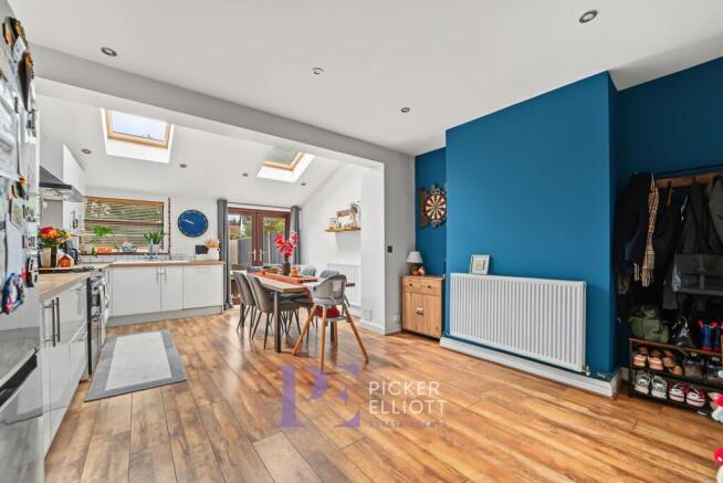 Newstead Avenue, Burbage, LE10 photo 3