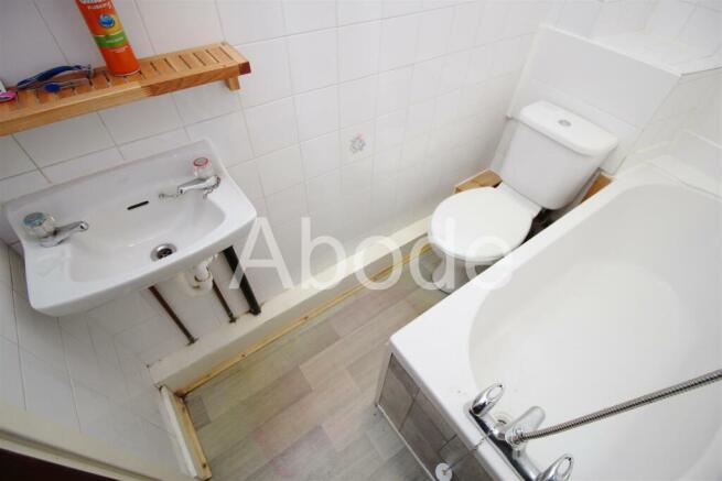5 bed House to rent Image 6