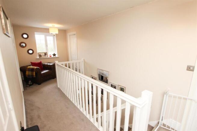 5 bed Detached for sale Image 10