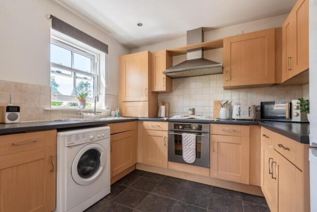 2 bed Flat for sale Image 5