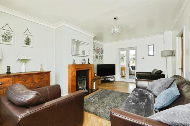 3 bed Semi-Detached for sale Image 4