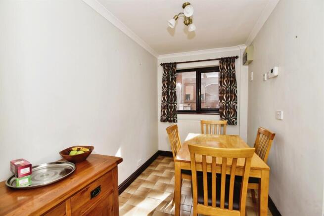 Breakfast Room: