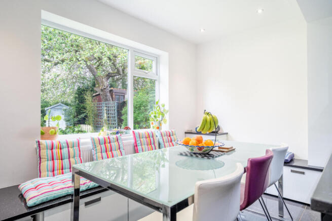 4 bed Detached for sale Image 4