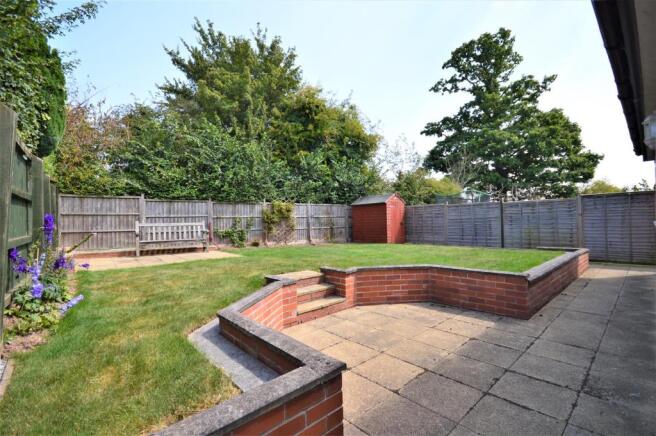 006 garden queenswood.JPG