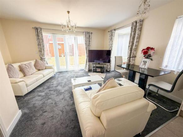 LOUNGE AREA