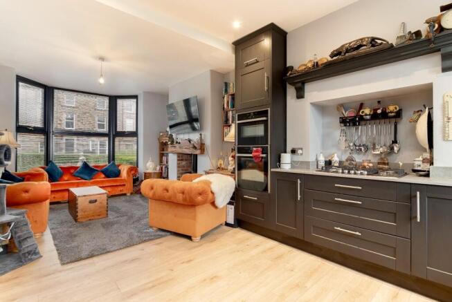 3 bed Town House for sale Image 12